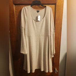 NWT Torrid Bell Sleeve Skater dress, sz 2X